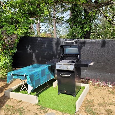 Appartement Tout Equipe En Rez-De-Jardin Entre Gard Et Ardeche Saint-Julien-de-Peyrolas Kültér fotó