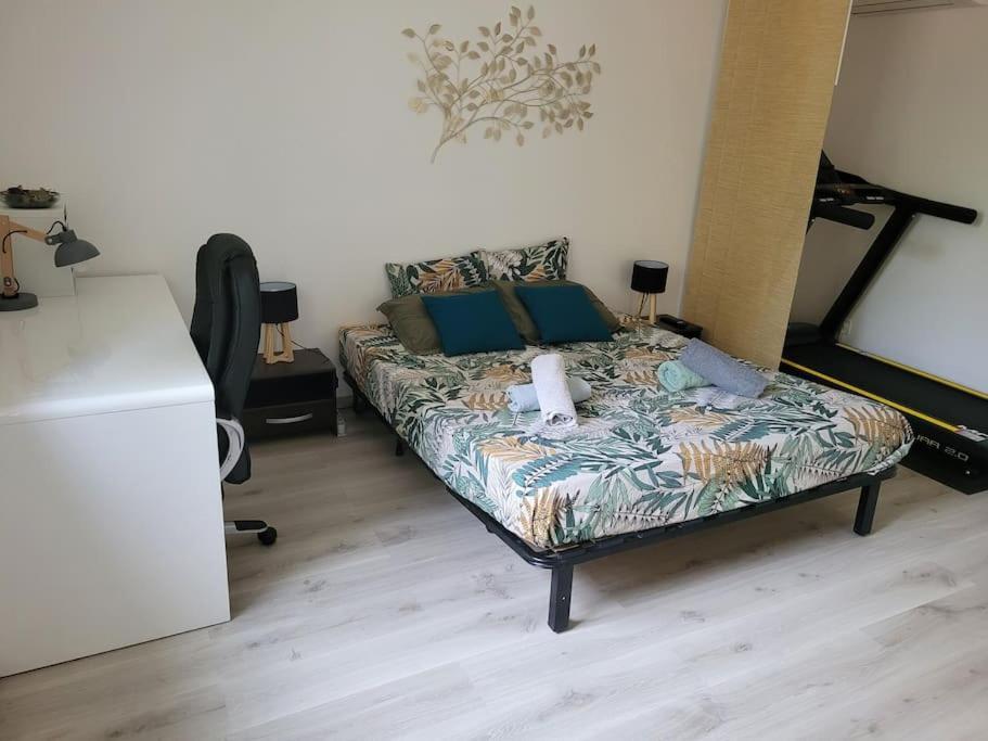 Appartement Tout Equipe En Rez-De-Jardin Entre Gard Et Ardeche Saint-Julien-de-Peyrolas Kültér fotó