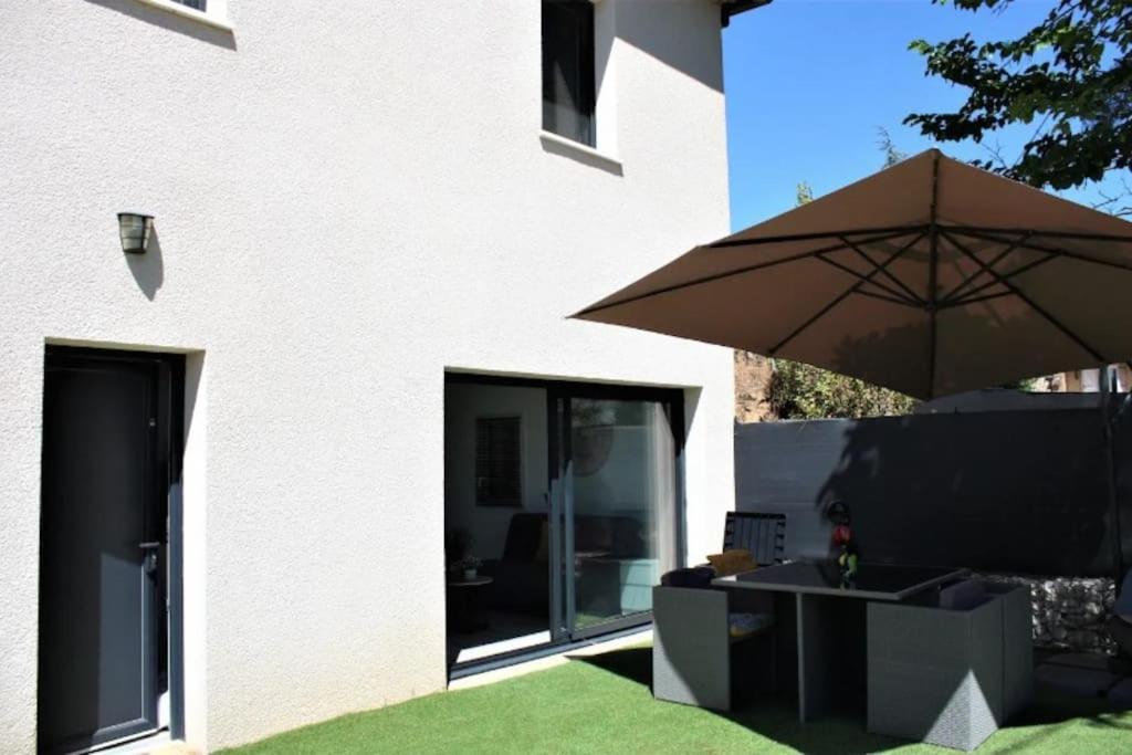 Appartement Tout Equipe En Rez-De-Jardin Entre Gard Et Ardeche Saint-Julien-de-Peyrolas Kültér fotó