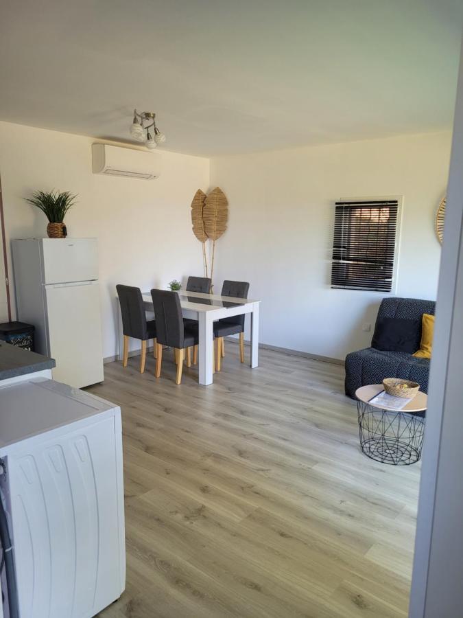 Appartement Tout Equipe En Rez-De-Jardin Entre Gard Et Ardeche Saint-Julien-de-Peyrolas Kültér fotó